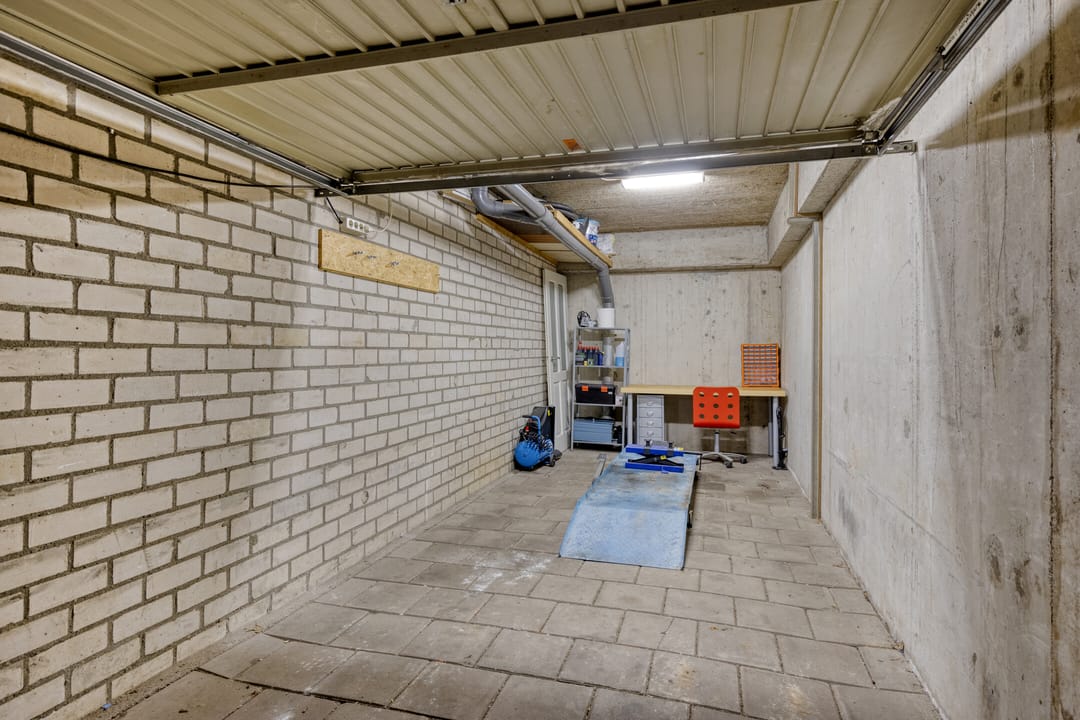 Bright 2-room apartment with balcony and garage near CityCentrum Veldhoven — 38