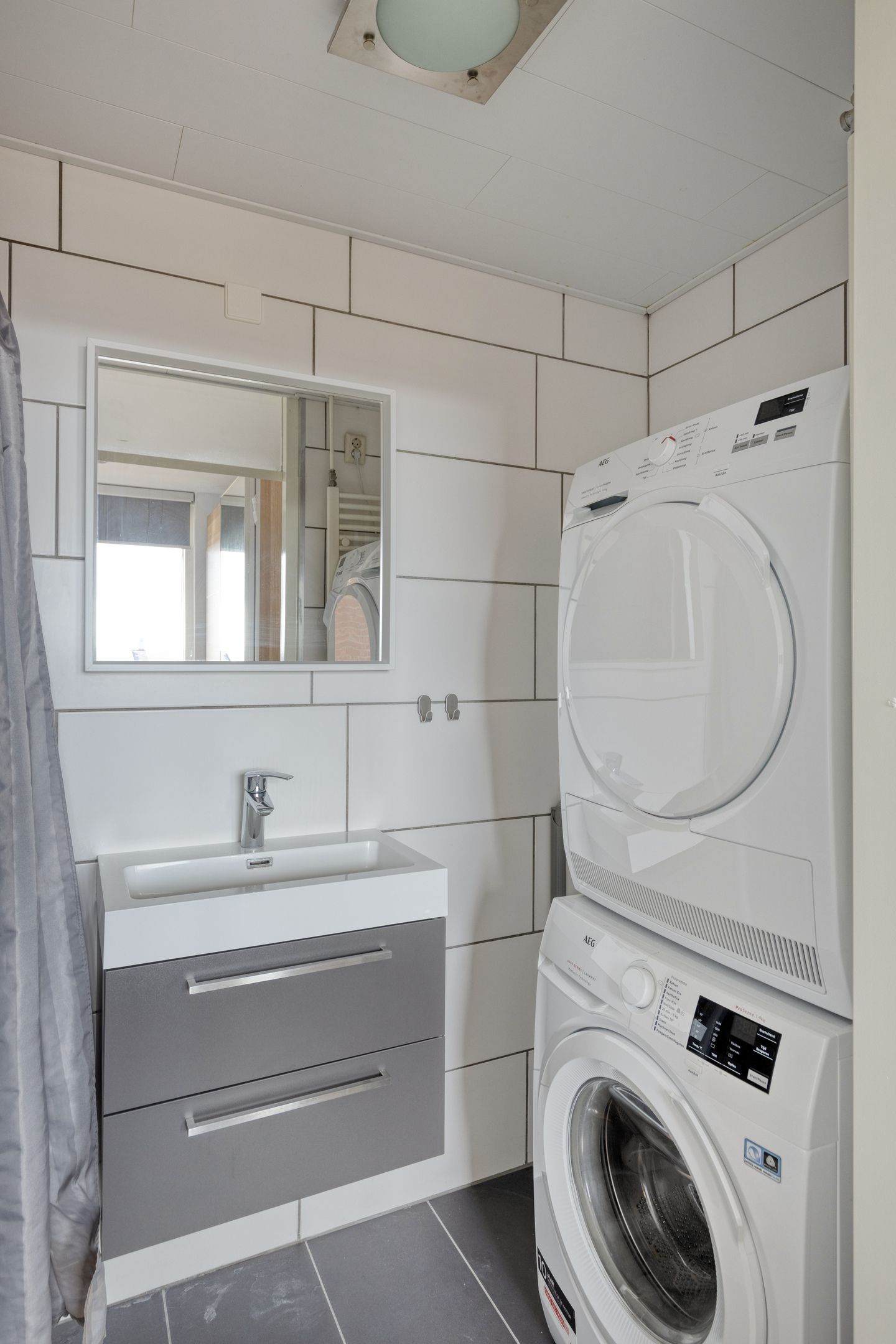 Bright 2-room apartment with balcony and garage near CityCentrum Veldhoven — 33