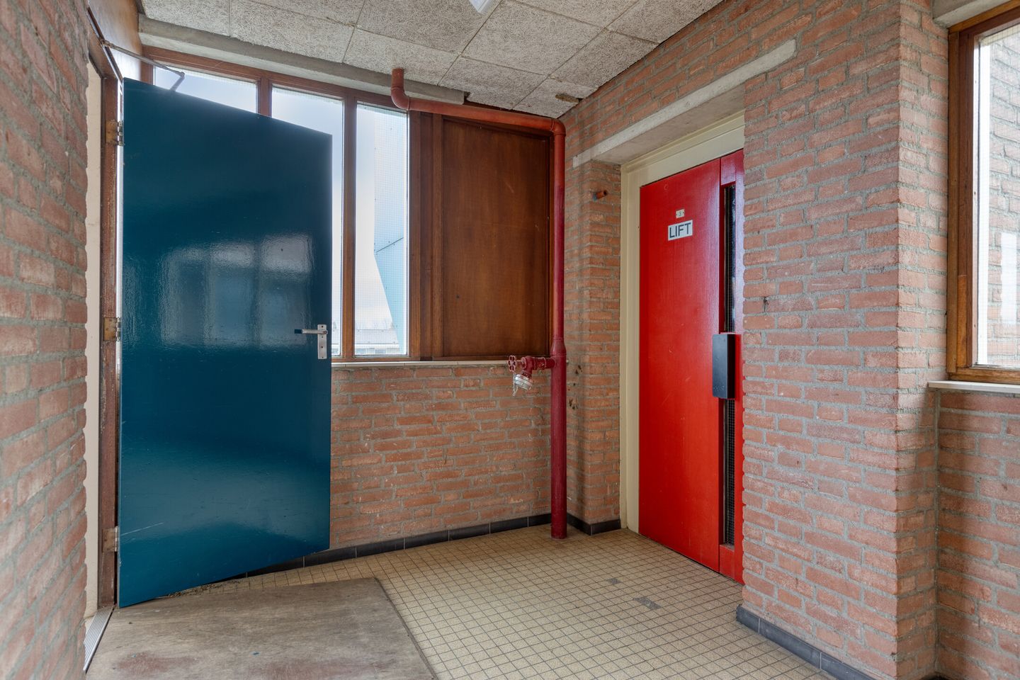 Bright 2-room apartment with balcony and garage near CityCentrum Veldhoven — 14
