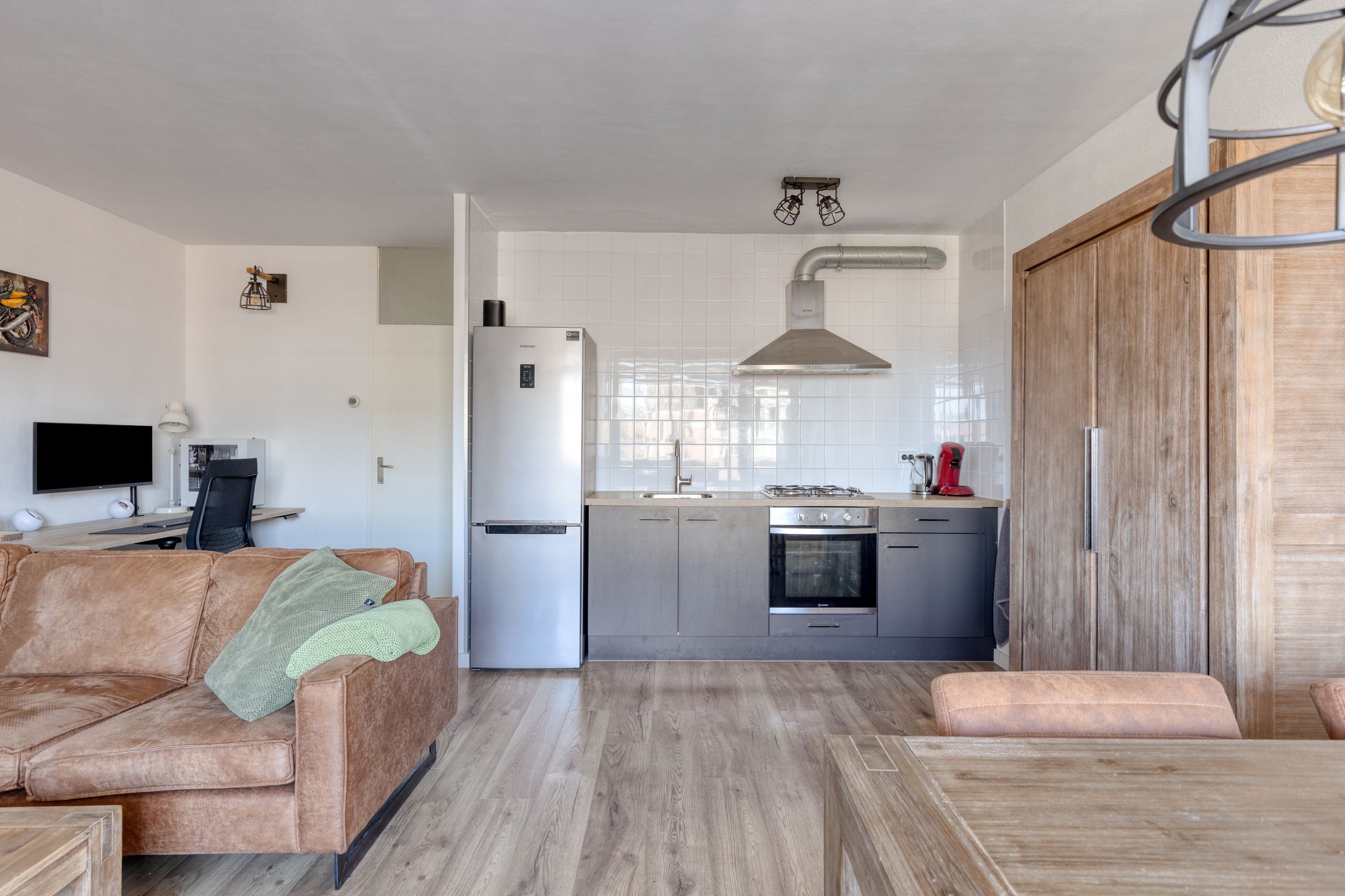 Bright 2-room apartment with balcony and garage near CityCentrum Veldhoven — 24