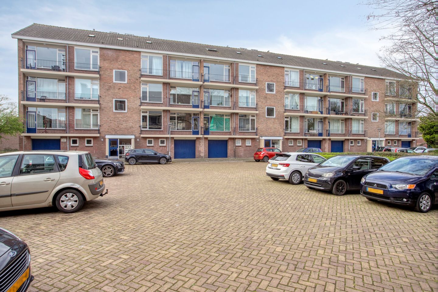 Move-in Ready 3-Room Apartment with Two Balconies and Ample Storage — 29