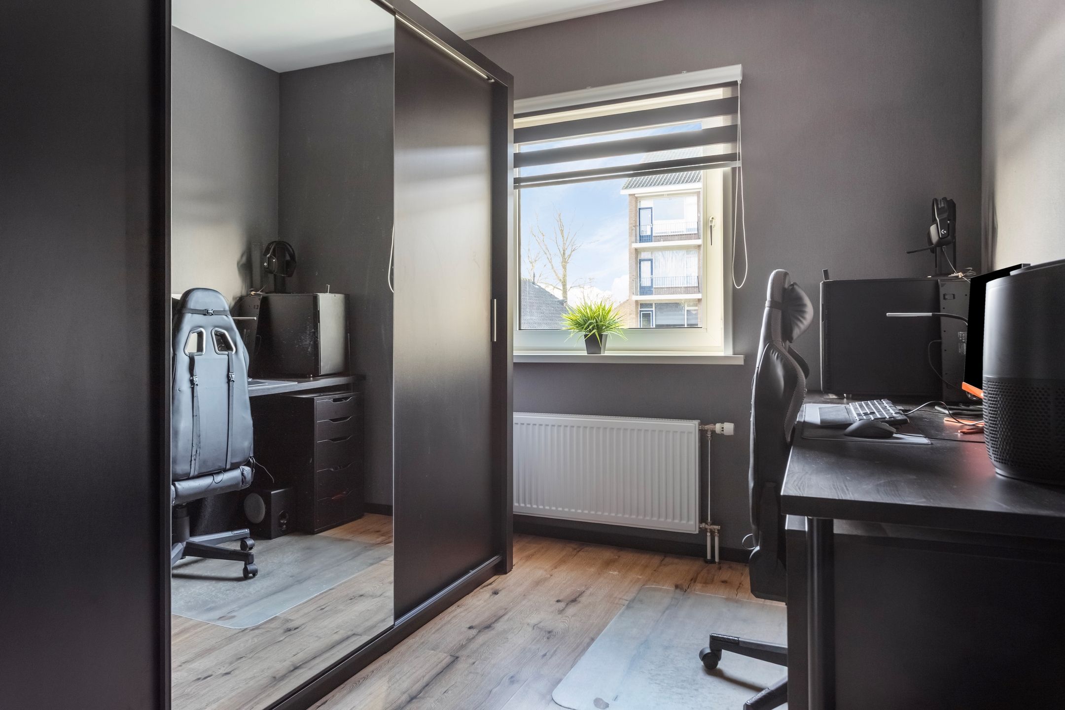 Move-in Ready 3-Room Apartment with Two Balconies and Ample Storage — 27
