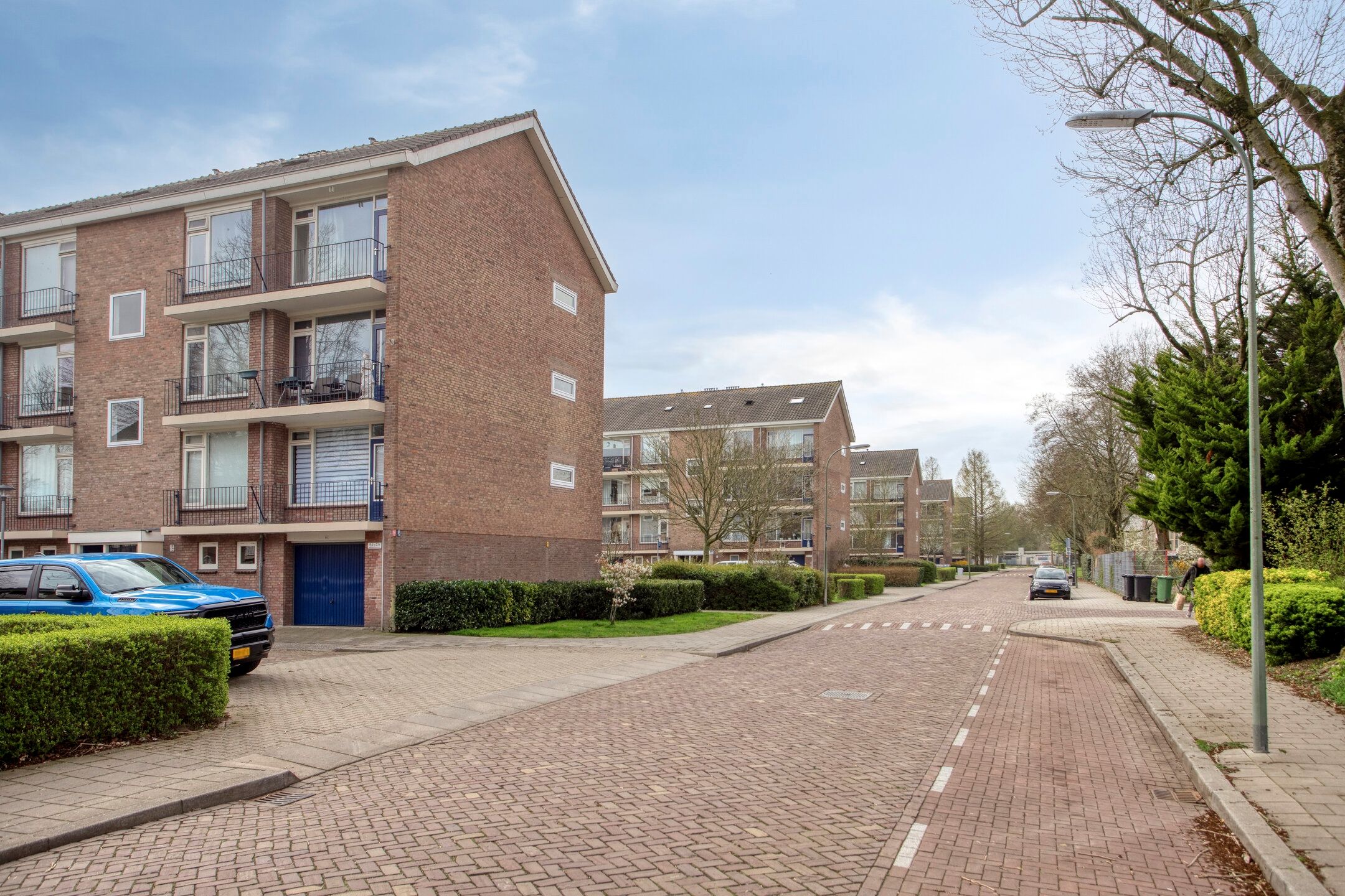 Move-in Ready 3-Room Apartment with Two Balconies and Ample Storage — 30