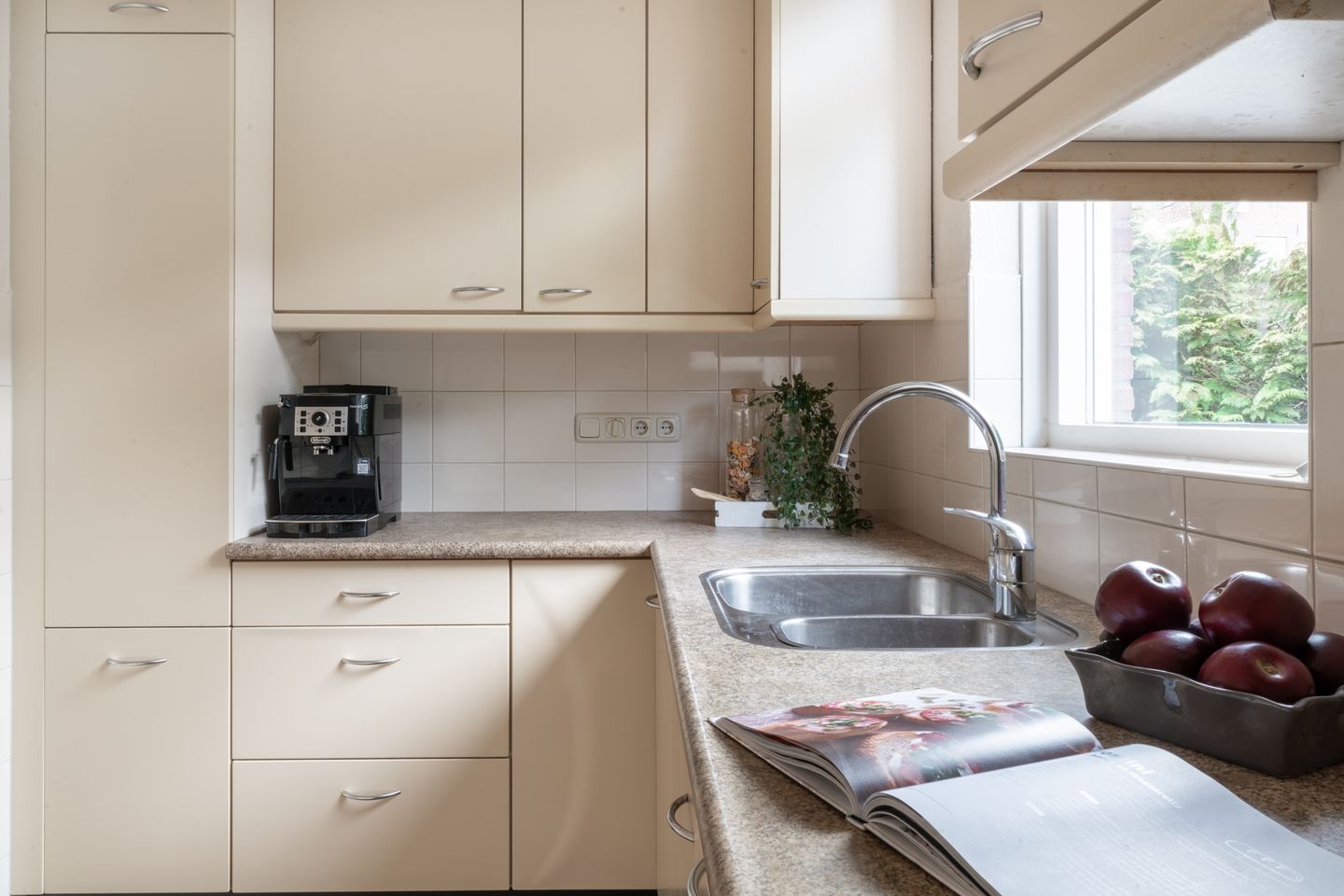 Foto 25 van Reuweg 1-A