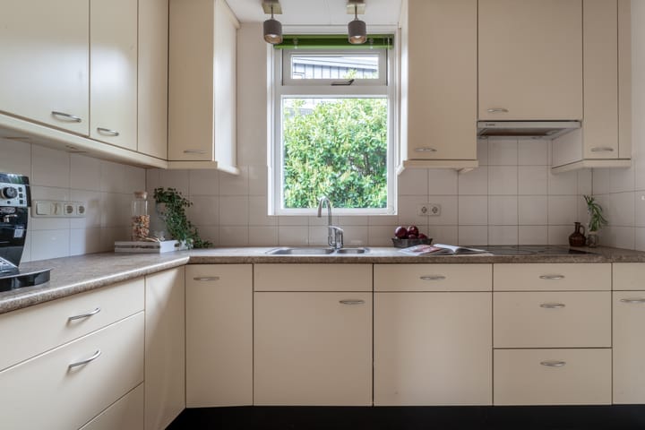 Foto 3 van Reuweg 1-A