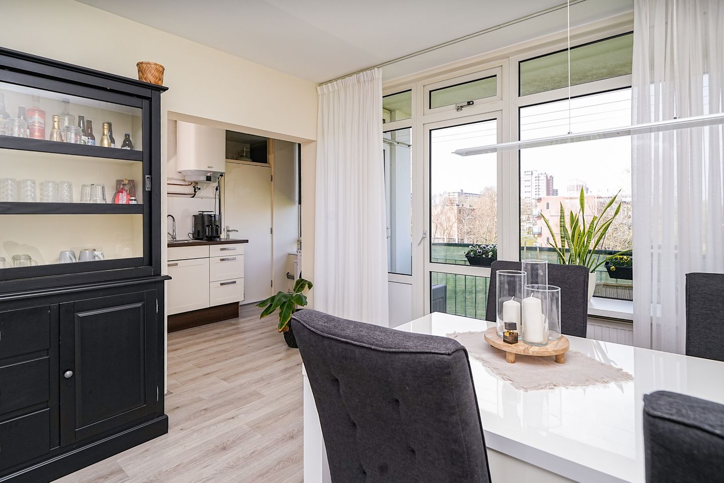 Spacious and bright 2-room apartment with balcony in Rotterdam IJsselmonde — 14