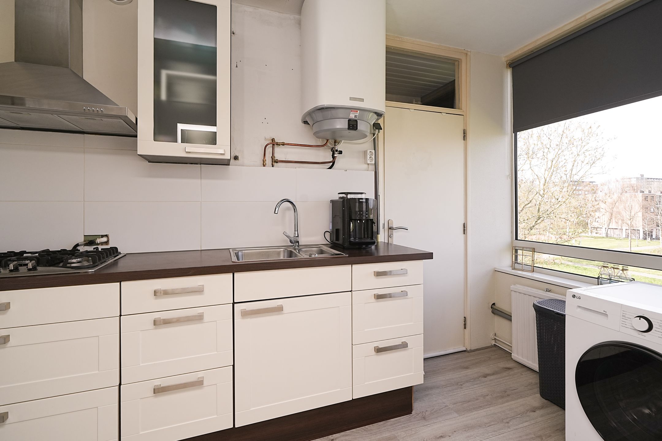 Spacious and bright 2-room apartment with balcony in Rotterdam IJsselmonde — 15