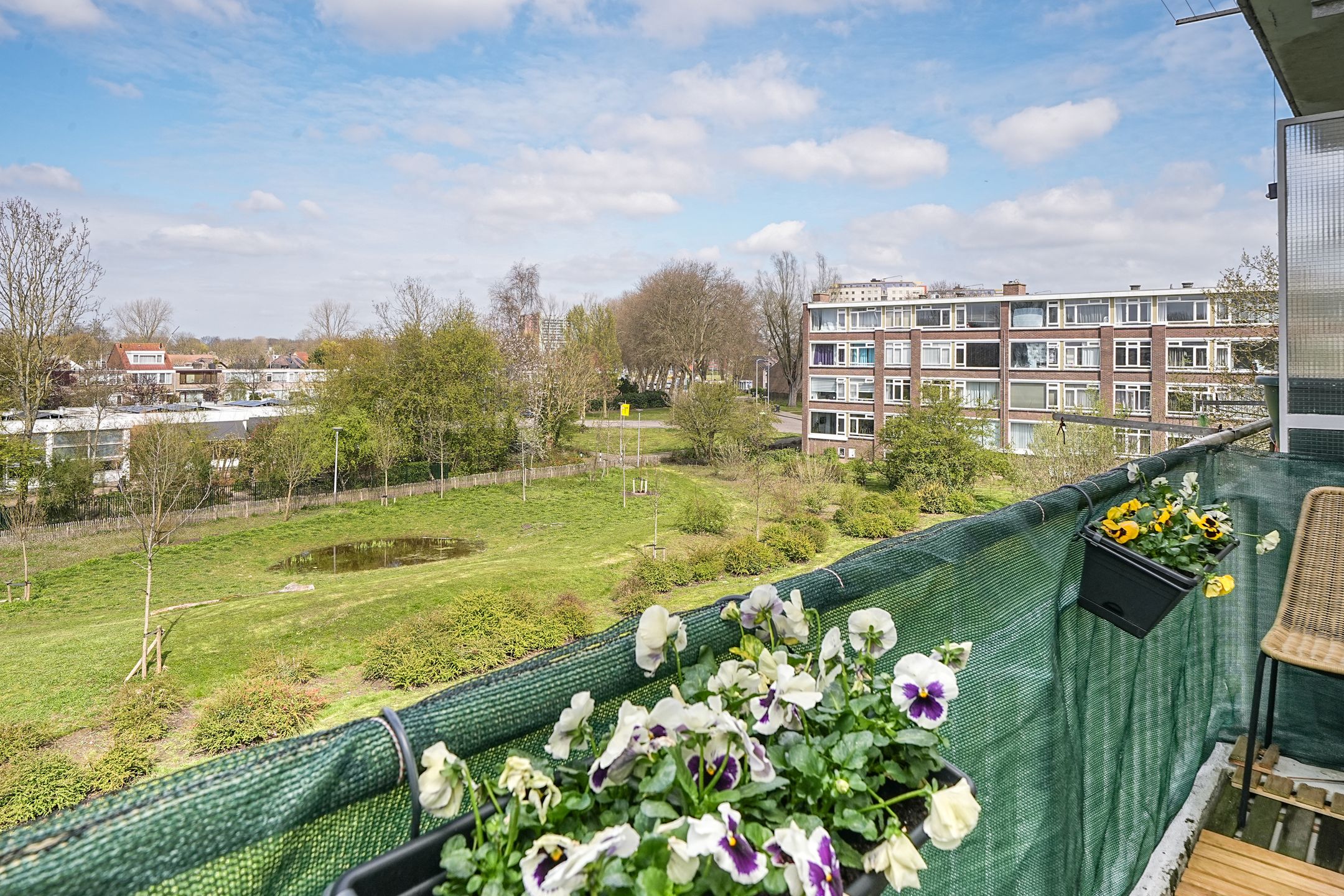 Spacious and bright 2-room apartment with balcony in Rotterdam IJsselmonde — 21