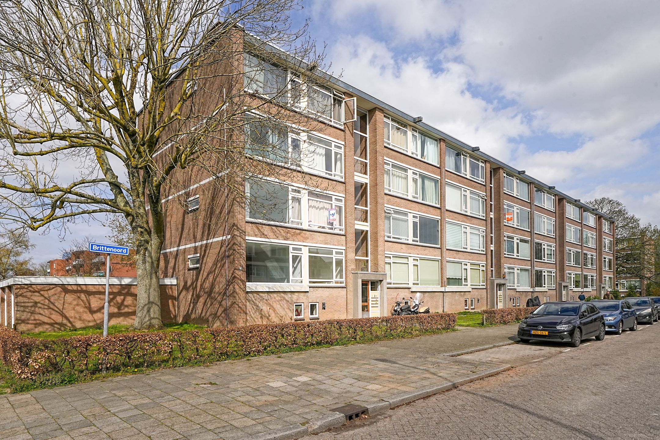 Spacious and bright 2-room apartment with balcony in Rotterdam IJsselmonde — 24