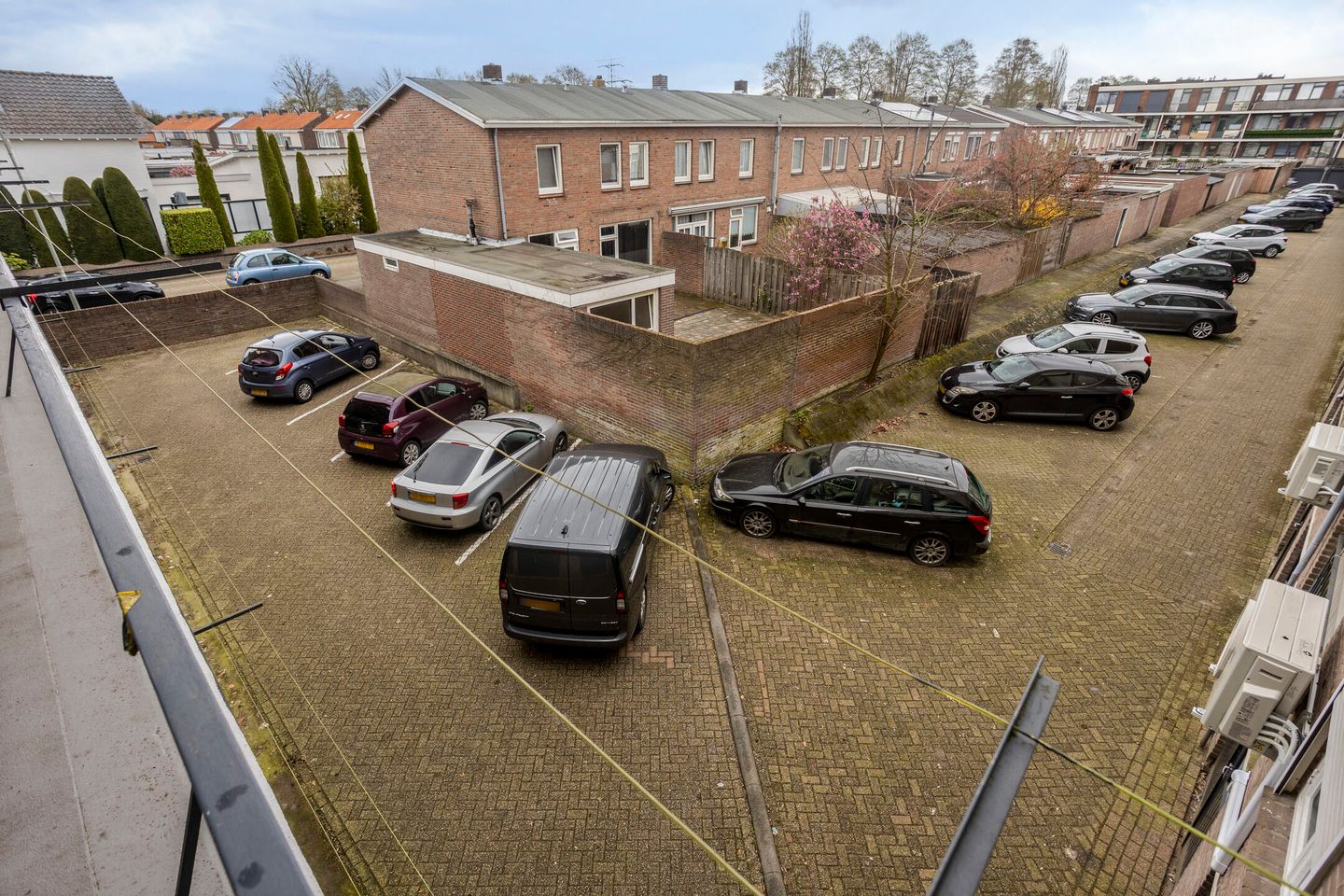 Renovated 3-room apartment with garage in central Oss — 20