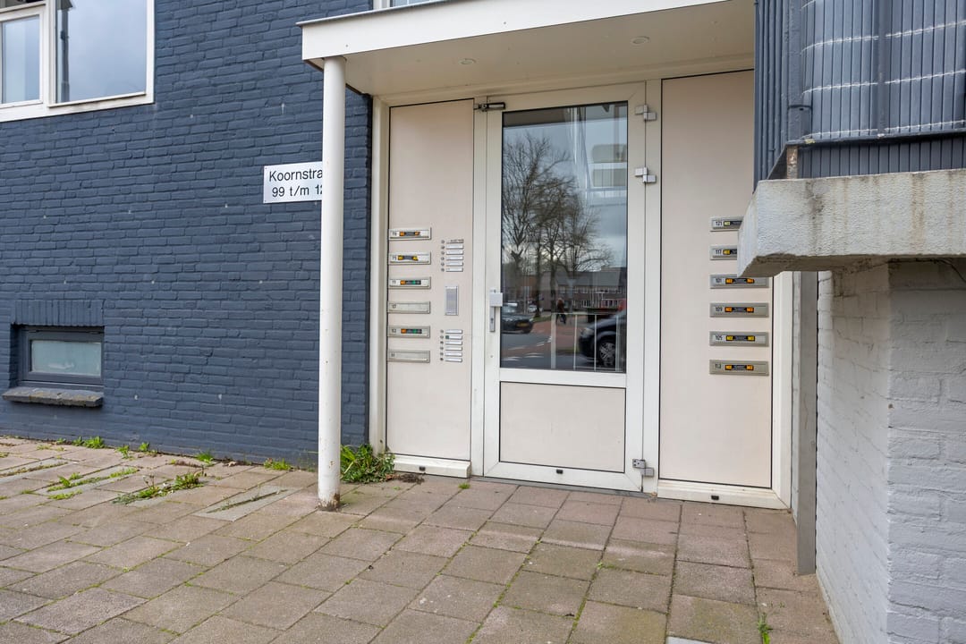 Renovated 3-room apartment with garage in central Oss — 23
