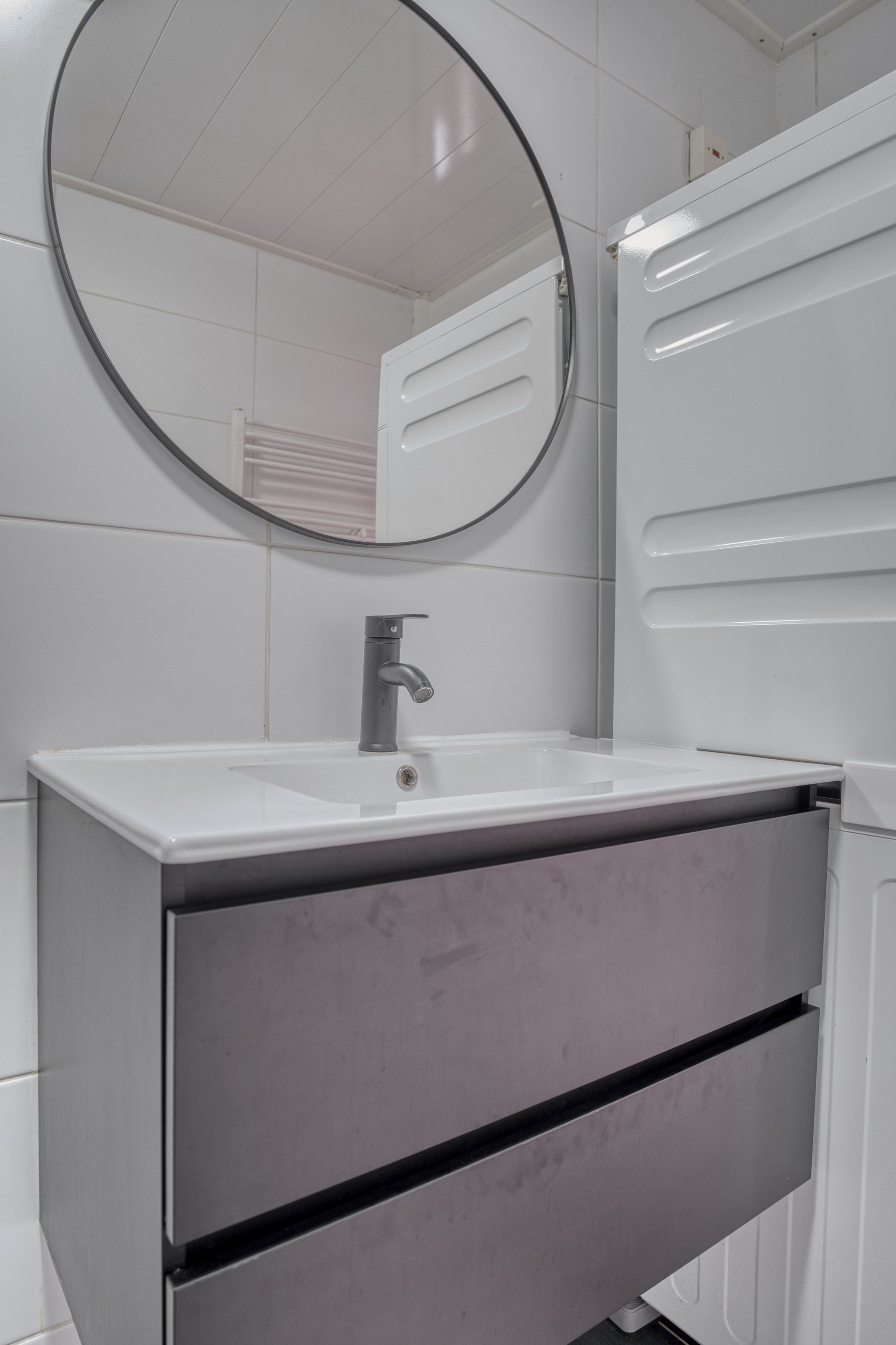 Move-In Ready Two-Room Apartment with Sunny Balcony in Hendrik-Ido-Ambacht — 24