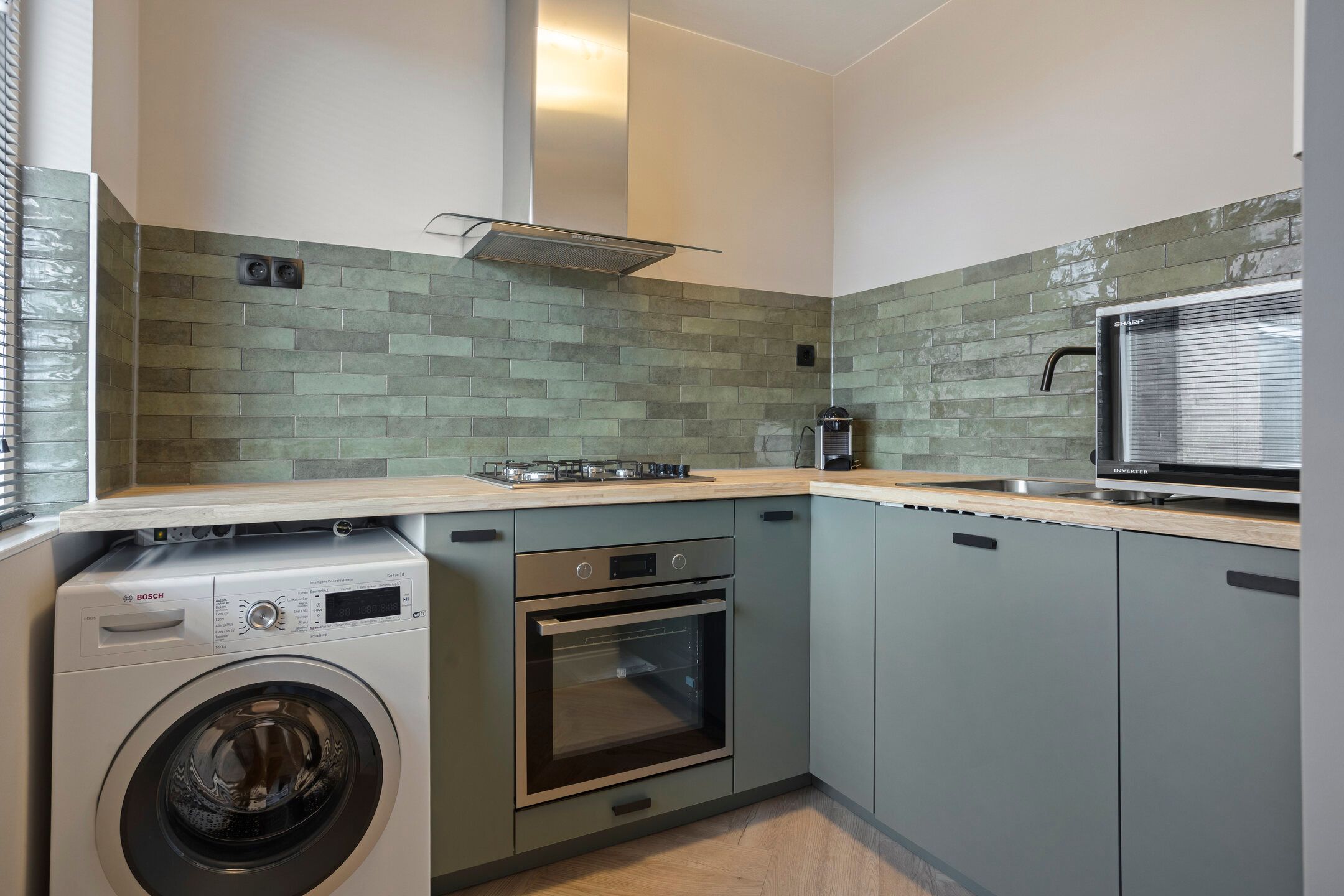 Renovated 3-room apartment with garage in central Oss — 18