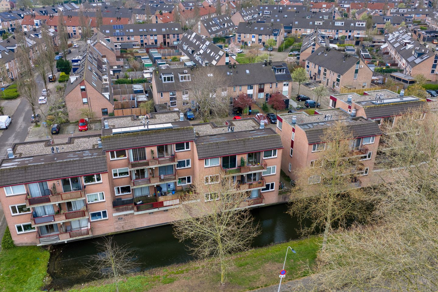 Move-In Ready Two-Room Apartment with Sunny Balcony in Hendrik-Ido-Ambacht — 35