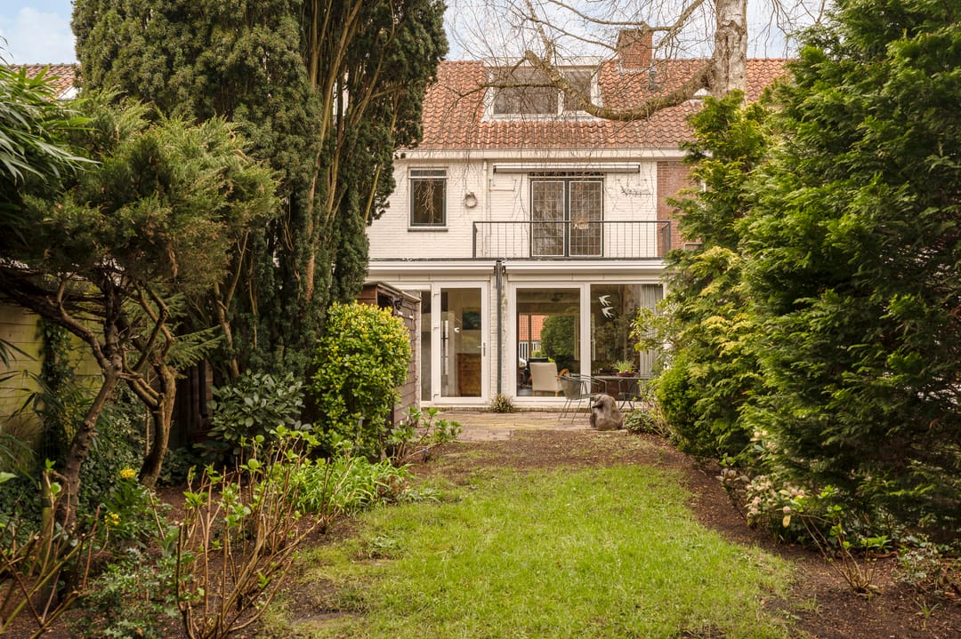 Characterful family home with garden and renovation potential in Wassenaar — 17
