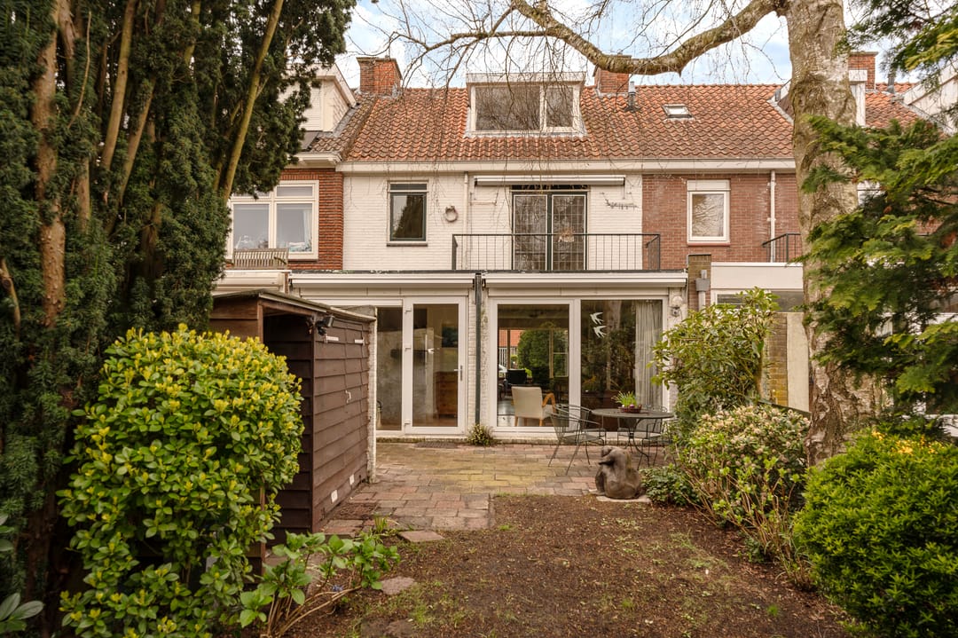 Characterful family home with garden and renovation potential in Wassenaar — 16