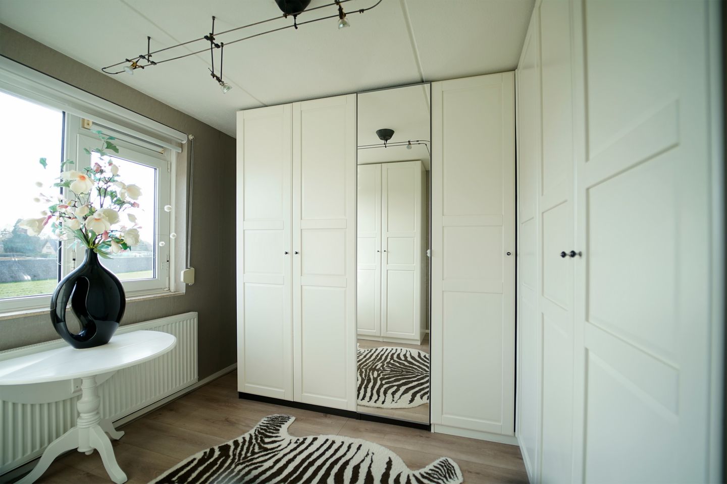 Spacious extended semi-detached home with four bedrooms in St. Willebrord — 58