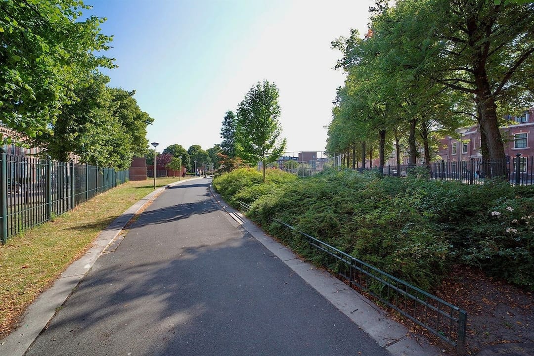 Foto 32 van Van Miereveltstraat 21