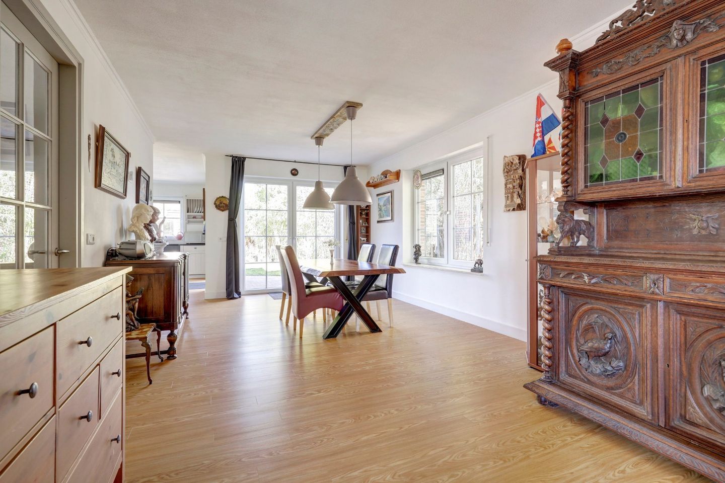 Spacious detached villa with 7 bedrooms and stunning rural views near Emmen — 14