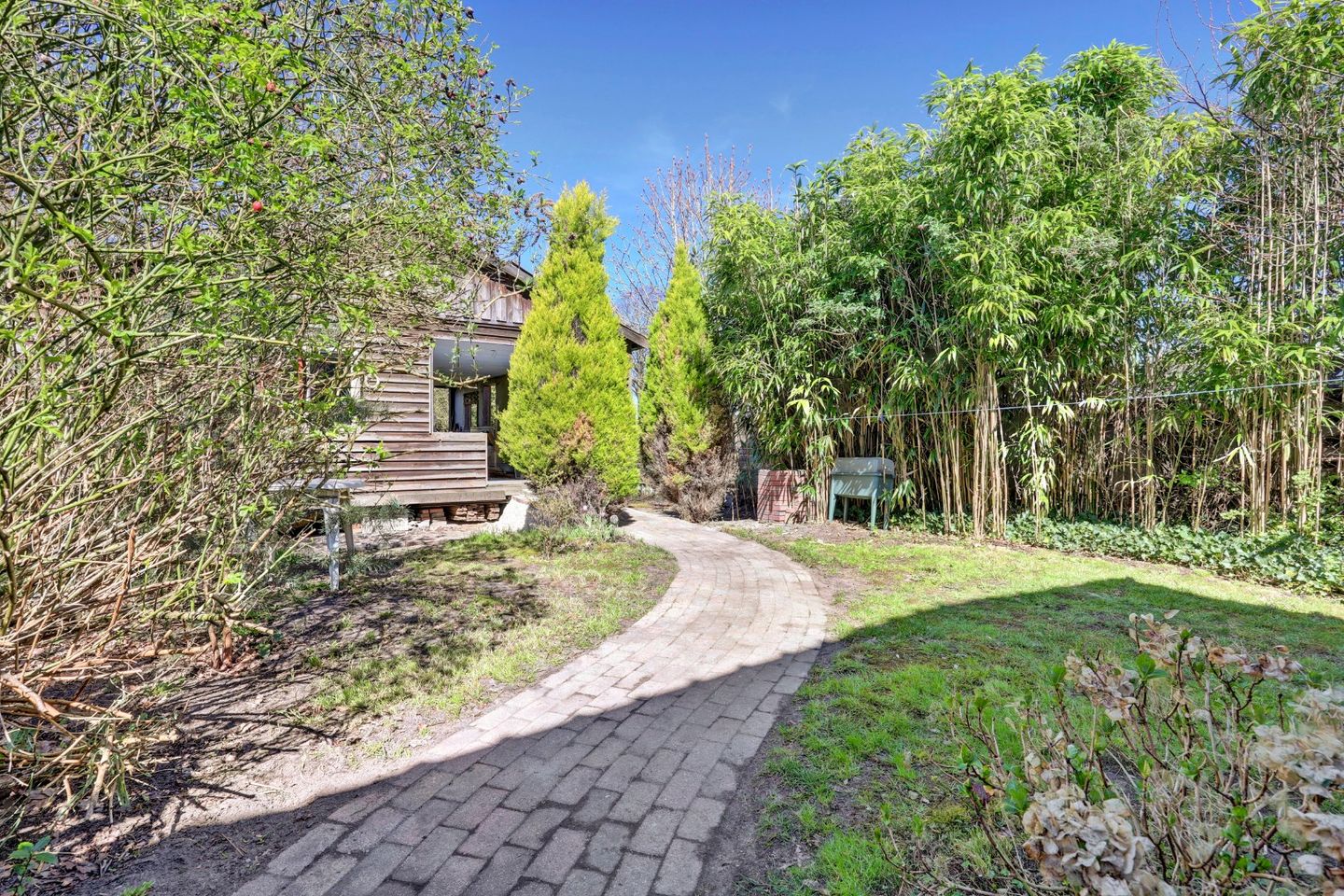 Spacious detached villa with 7 bedrooms and stunning rural views near Emmen — 50