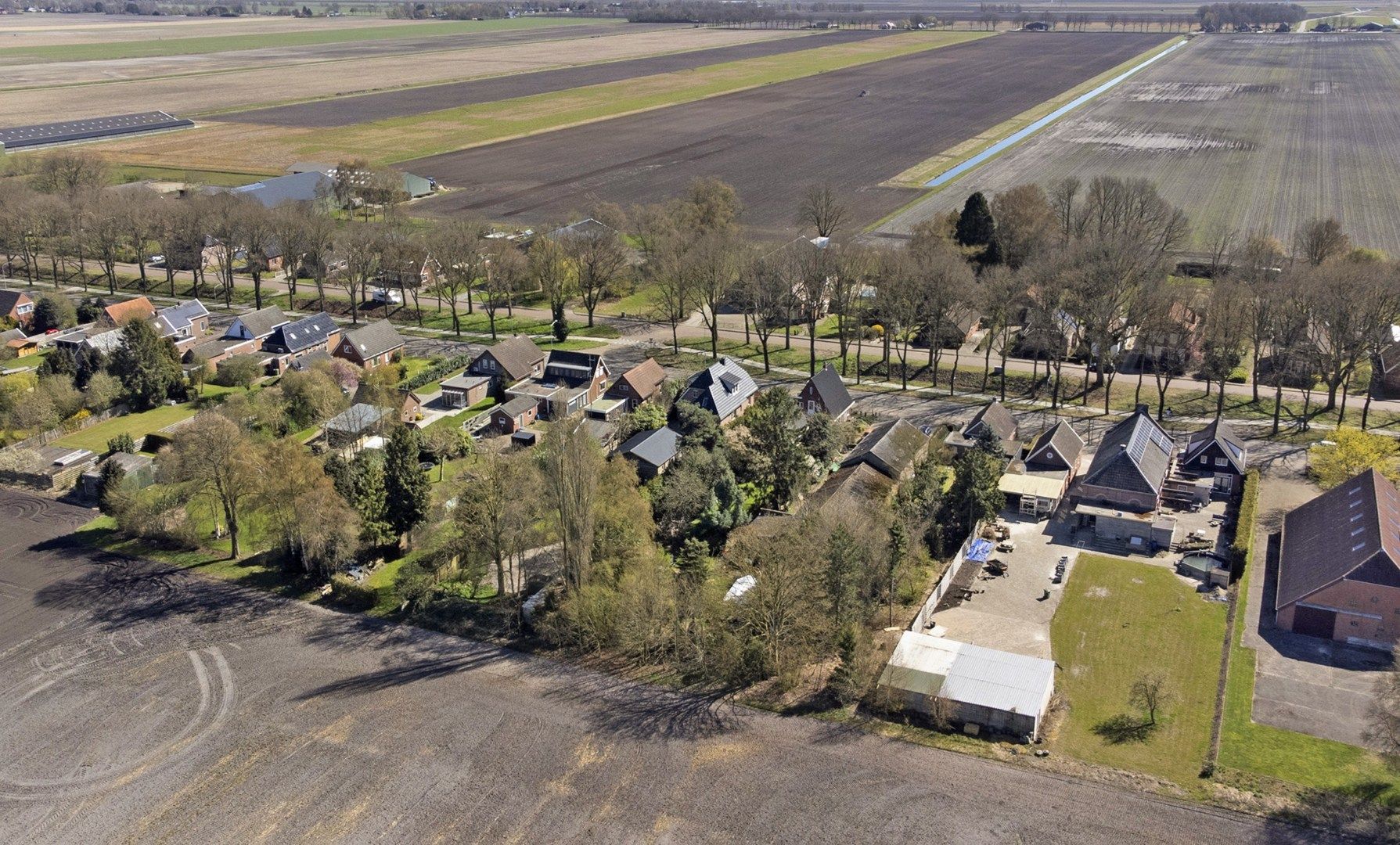 Spacious detached villa with 7 bedrooms and stunning rural views near Emmen — 60