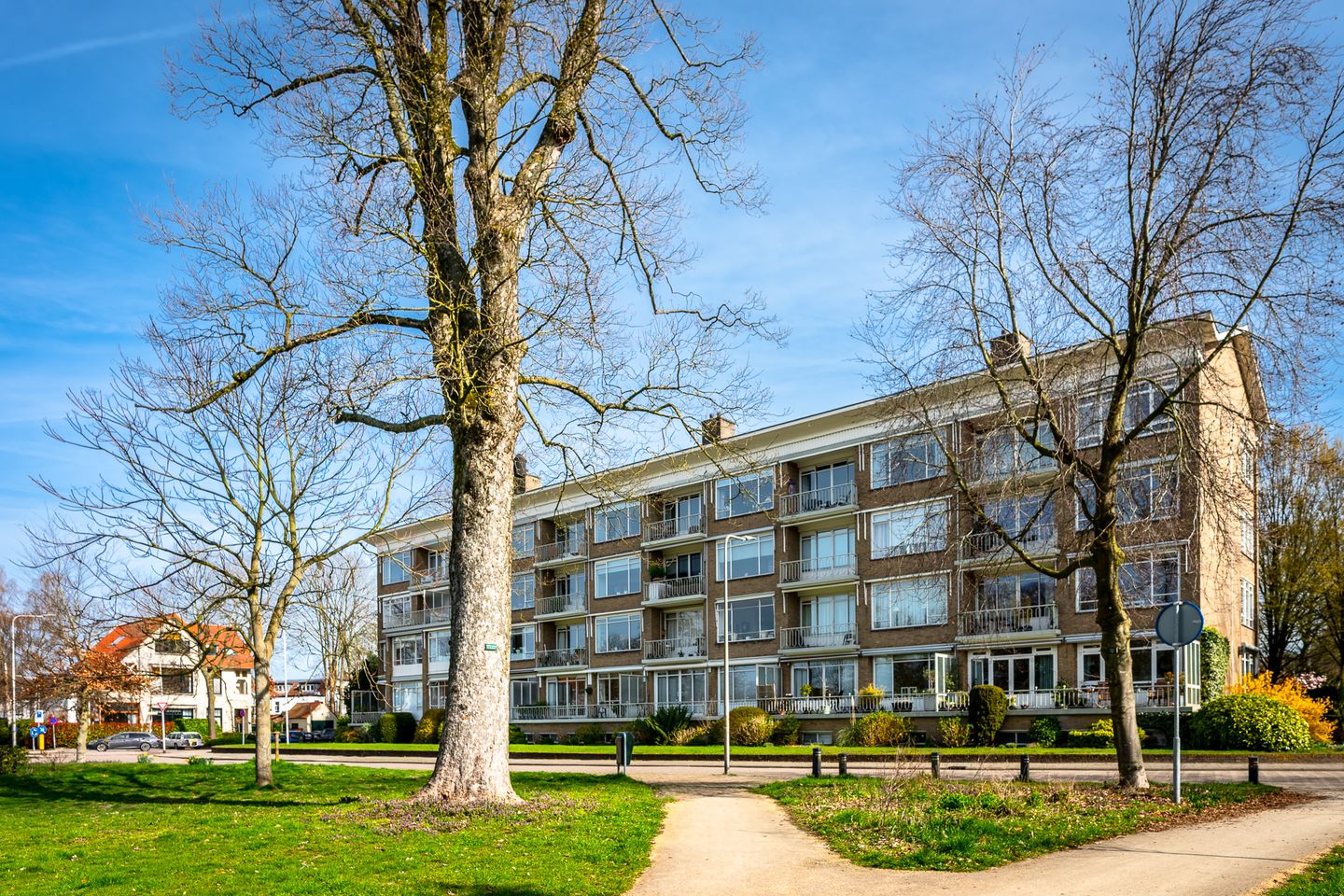 Sunny Apartment with Park Views in Zeist Center — 25