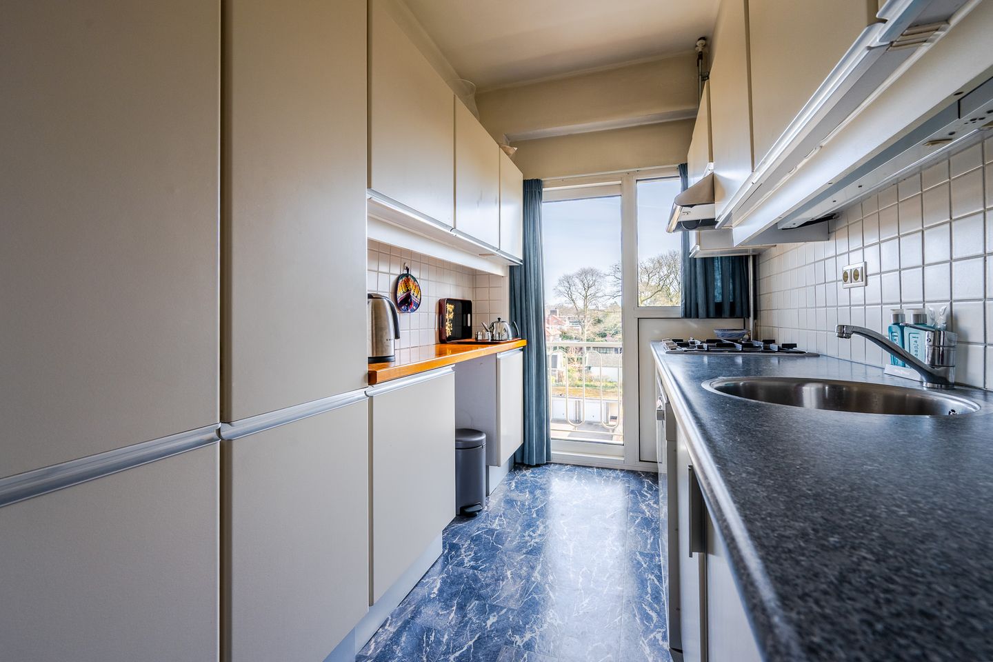 Sunny Apartment with Park Views in Zeist Center — 19