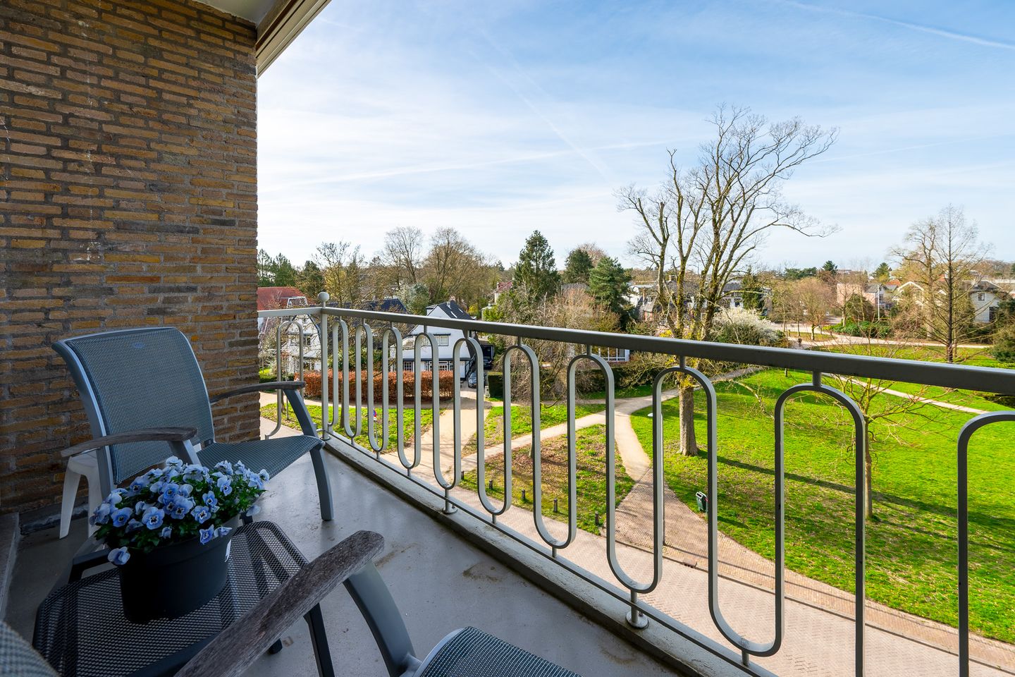 Sunny Apartment with Park Views in Zeist Center — 14