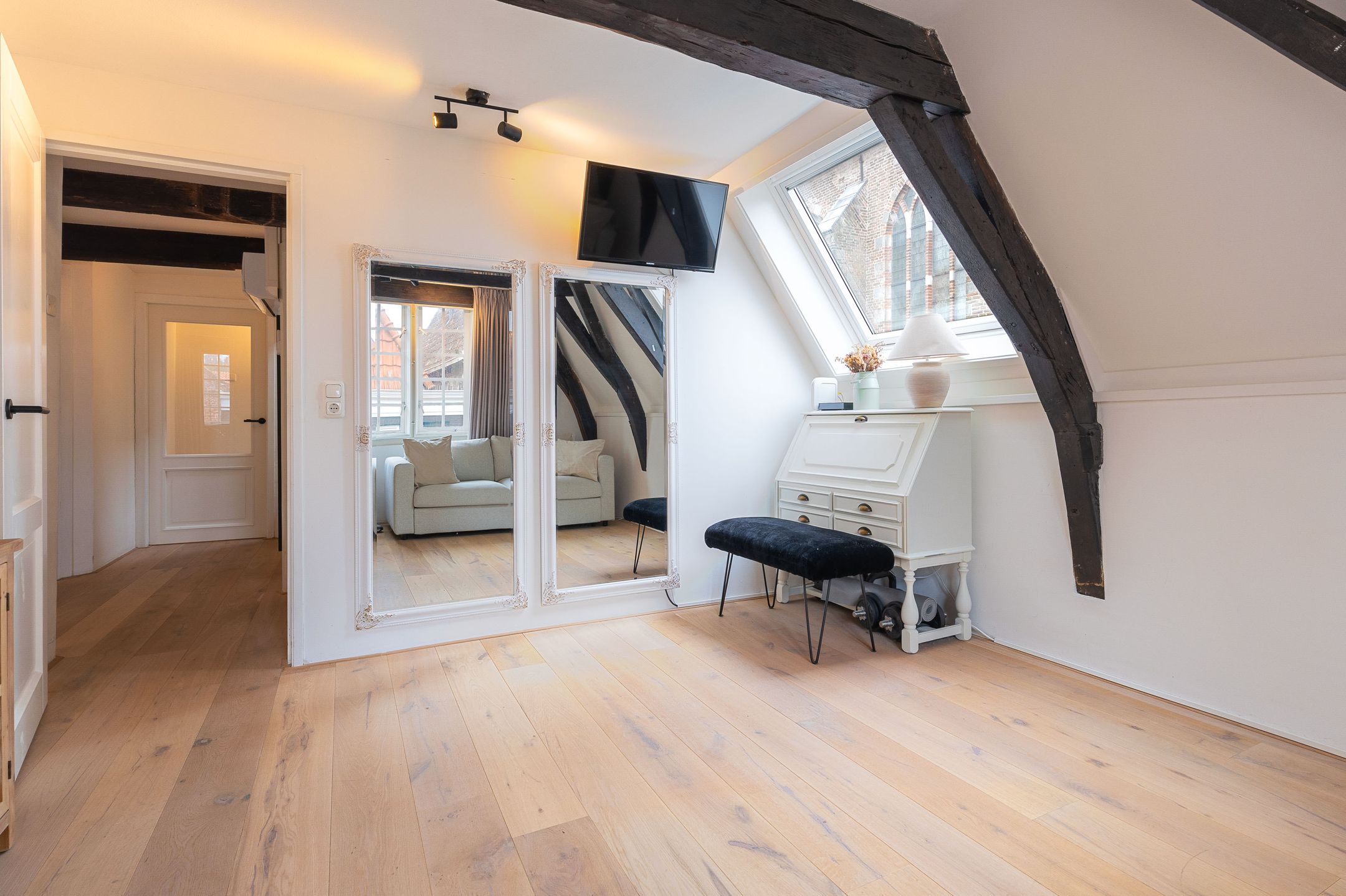 Unique Historic Townhouse in Heart of Hoorn City Center — 30