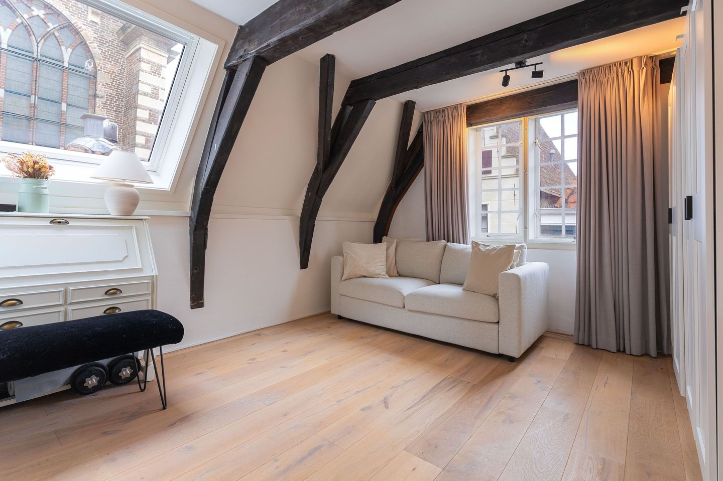 Unique Historic Townhouse in Heart of Hoorn City Center — 29