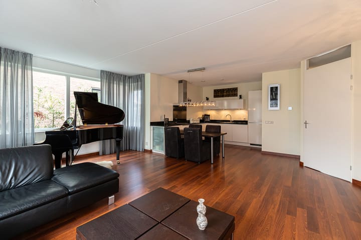 Foto 3 van Oranjehof 1