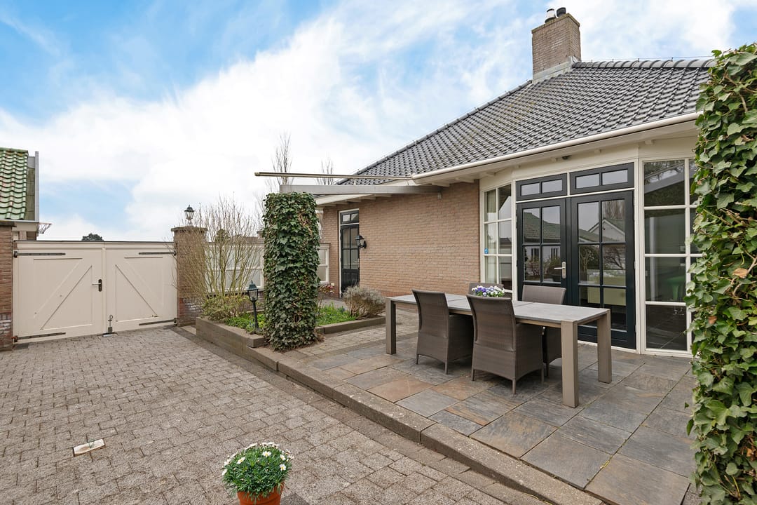 Photo 31 of Voorhouterweg 56