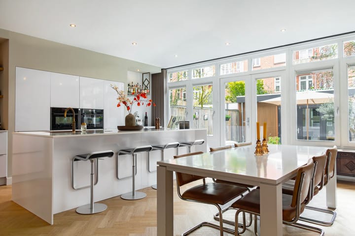 Photo 3 of Uithoornstraat 27-H