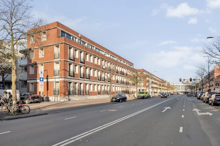 Photo 3 of Van der Helststraat 110