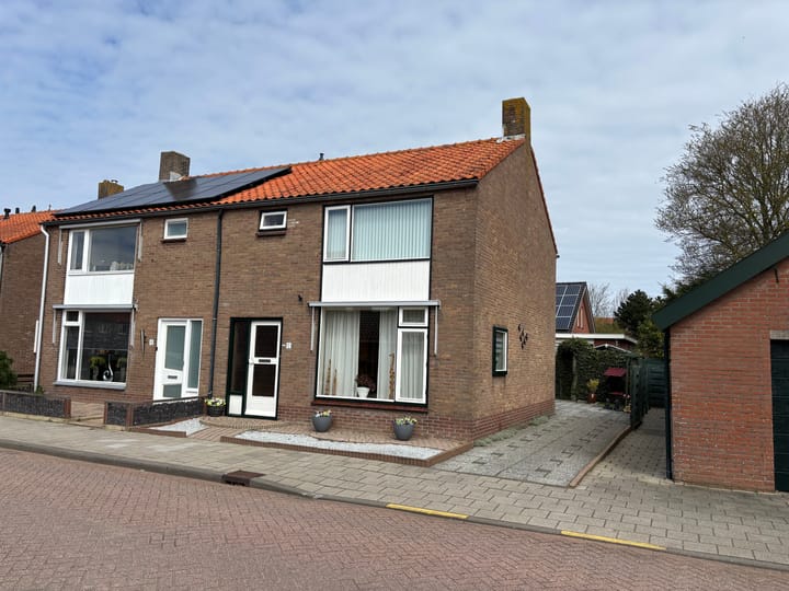 Photo 2 of Deltastraat 2