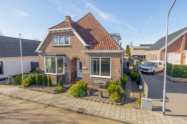Vrijstaande woning te koop: Semskade 107, Stadskanaal