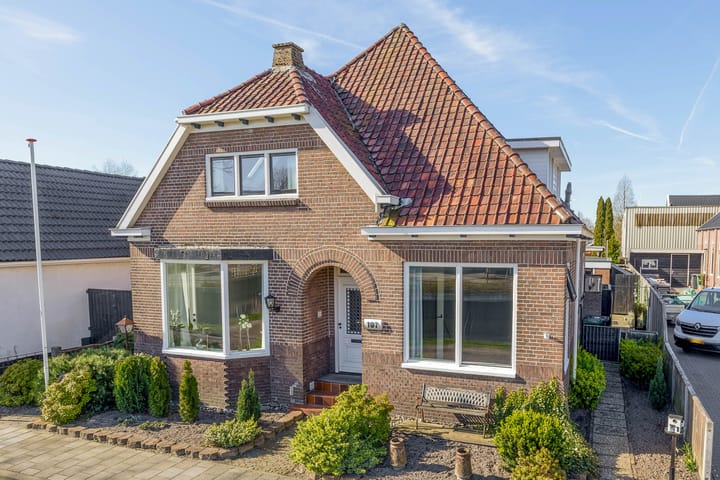 Vrijstaande woning te koop: Semskade 107, Stadskanaal
