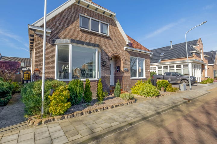 Vrijstaande woning te koop: Semskade 107, Stadskanaal