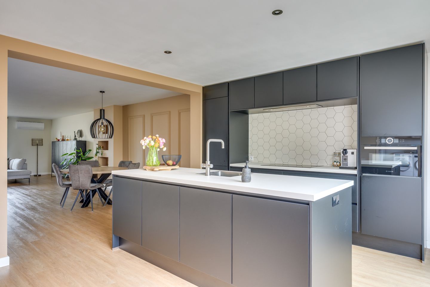 Photo 14 of Bisschop Bekkerslaan 6