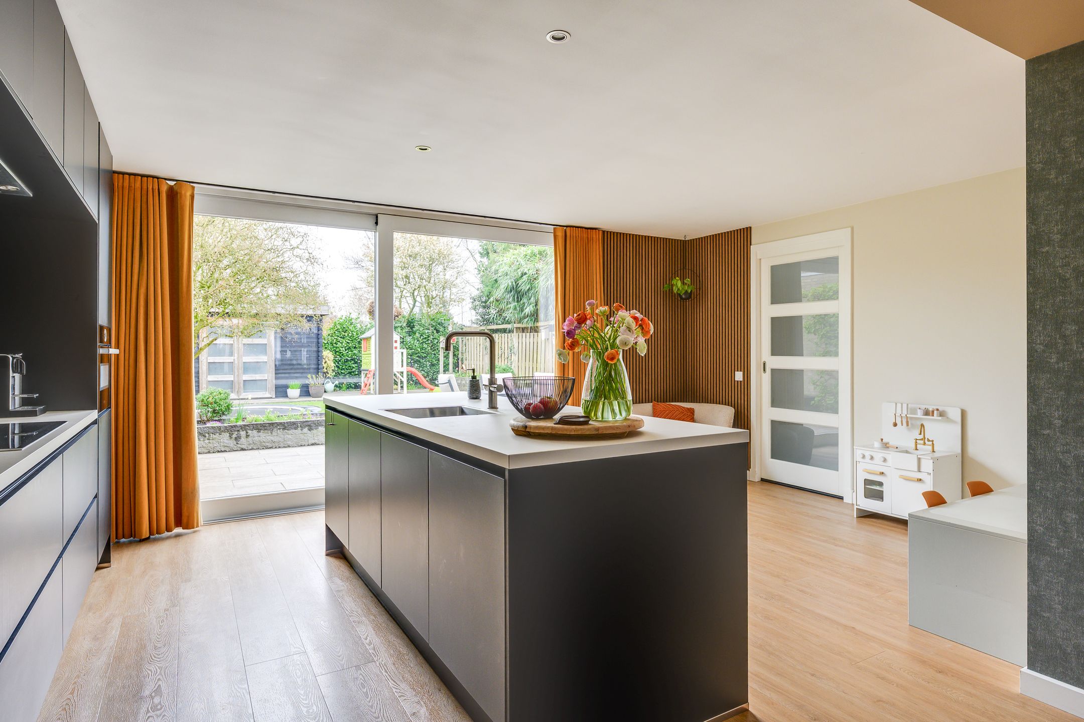 Photo 15 of Bisschop Bekkerslaan 6