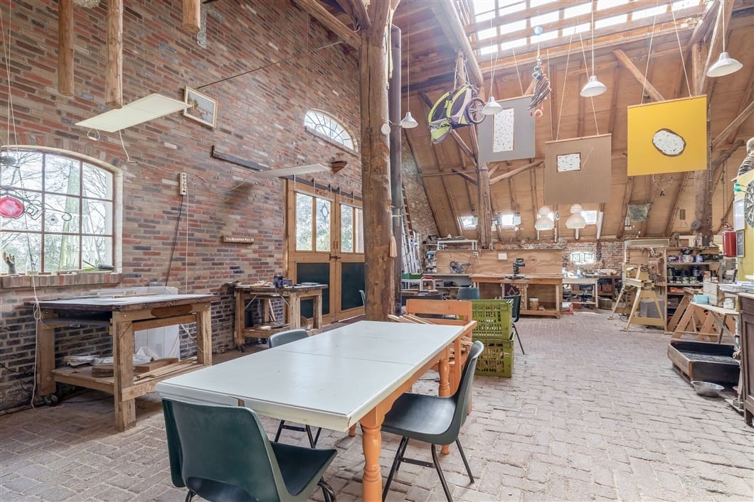 Photo 33 of Numero Dertien 8