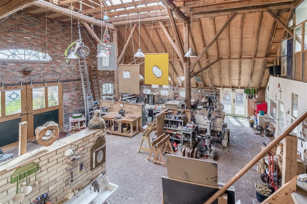 Photo 29 of Numero Dertien 8