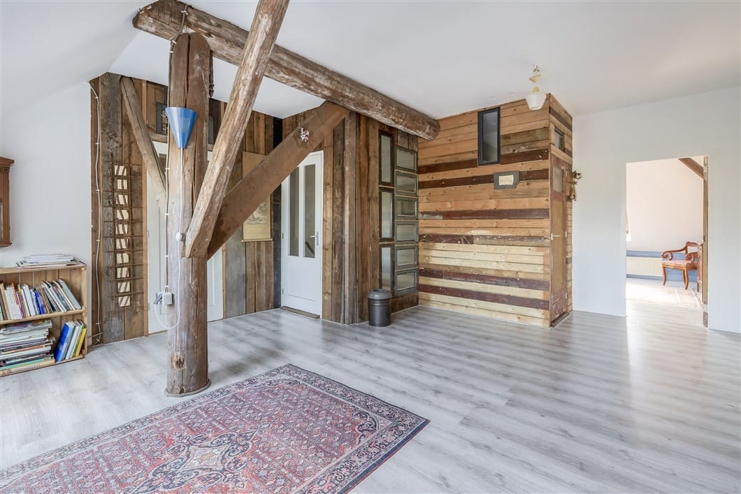 Photo 52 of Numero Dertien 8