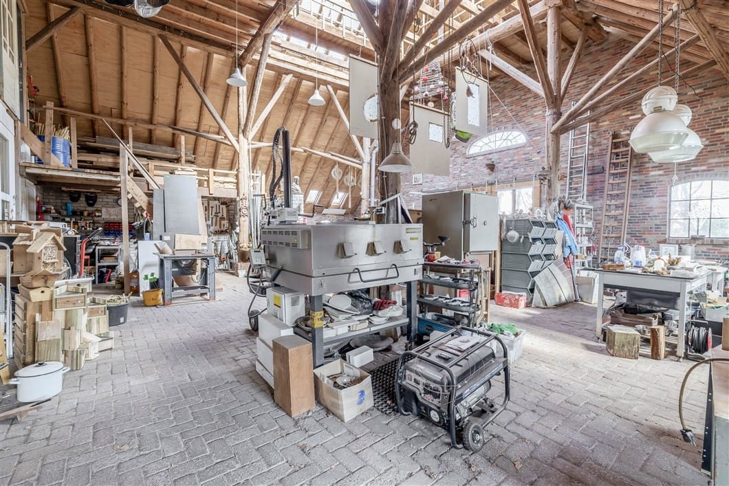 Photo 32 of Numero Dertien 8