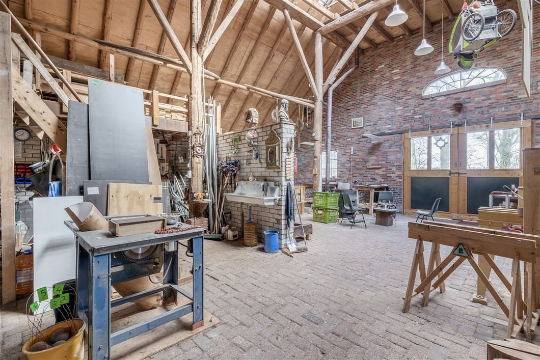 Photo 30 of Numero Dertien 8