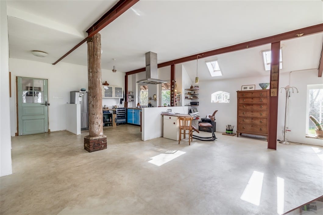 Photo 19 of Numero Dertien 8