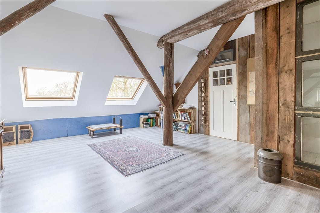 Photo 38 of Numero Dertien 8