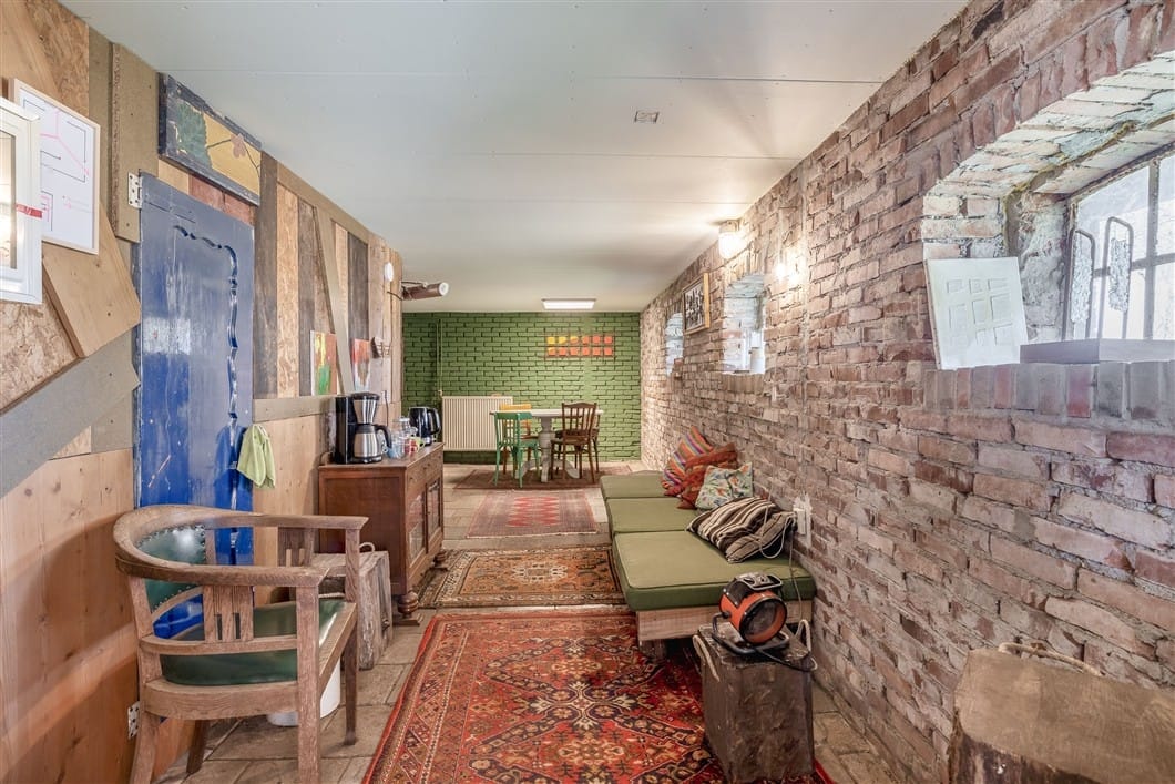 Photo 69 of Numero Dertien 8