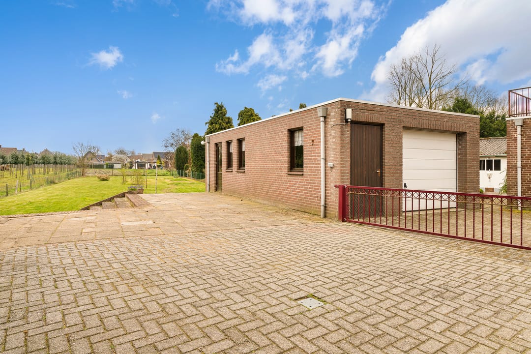 Photo 43 of Monseigneur Geurtsstraat 3