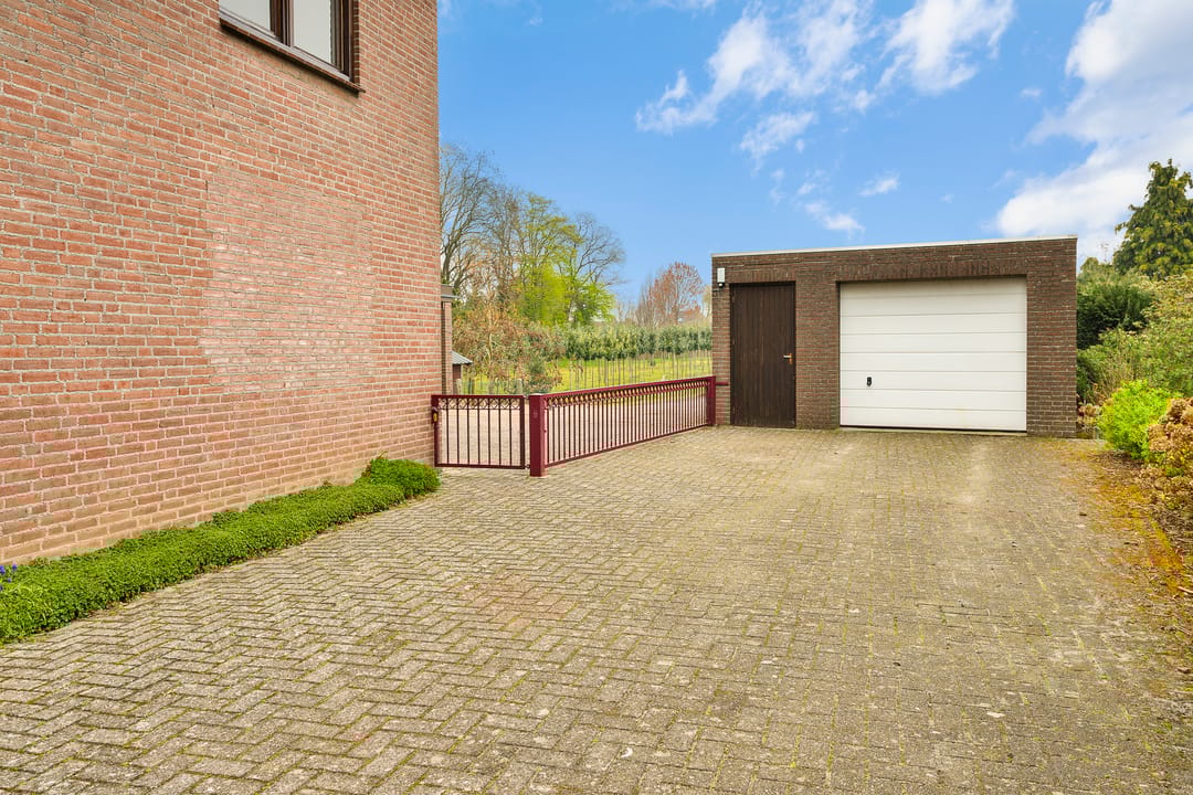 Photo 46 of Monseigneur Geurtsstraat 3